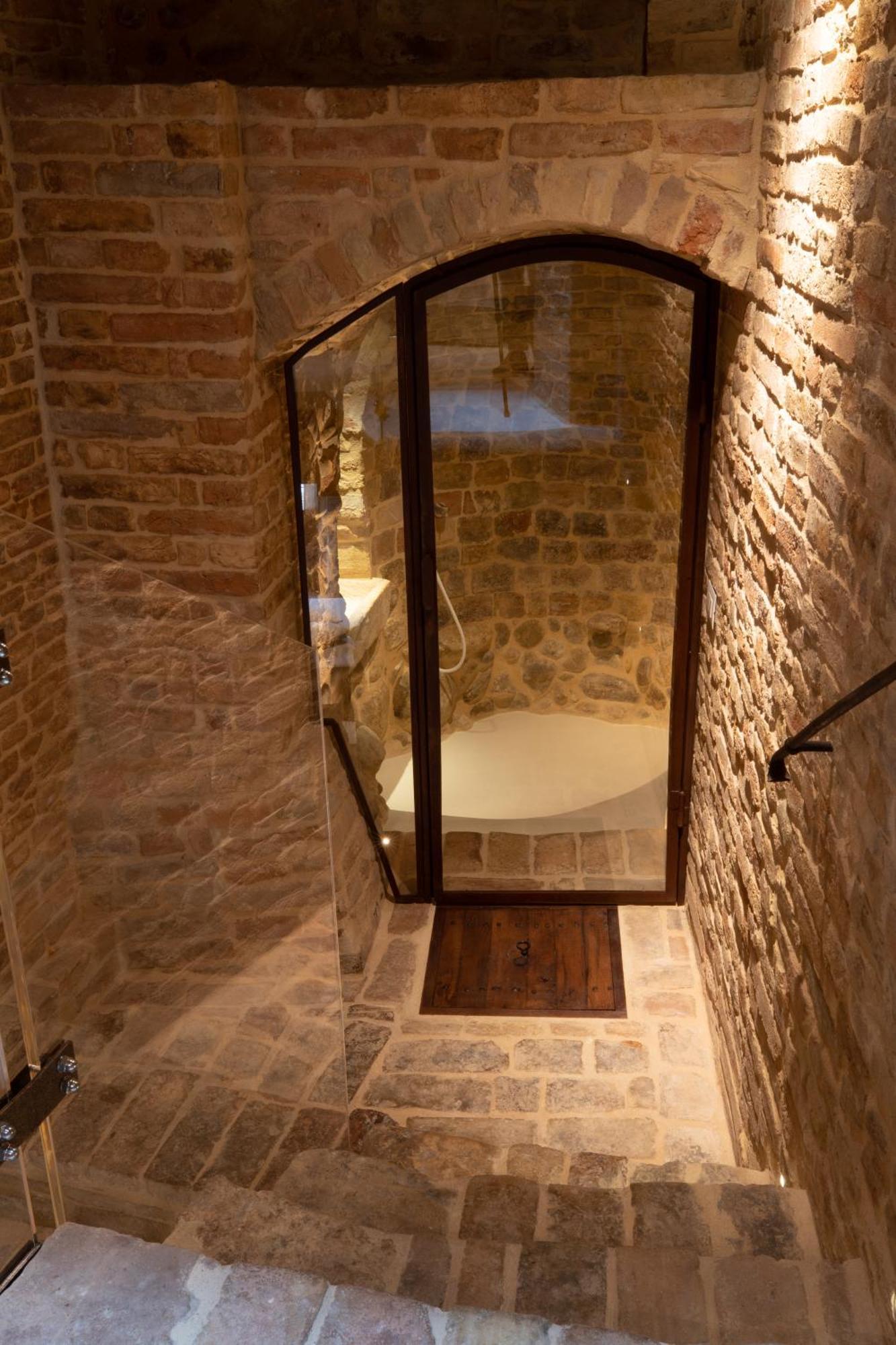 The Monastery - Unique Vacation Home Монтепрандоне Екстериор снимка